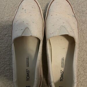 TOMS Women's Cream Slip-On Shoes 8.5